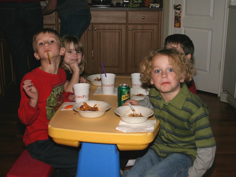 Hildebrand Christmas ScreenSaver/800x600_2005-12-24-10 Christmas Eve J&K.jpg